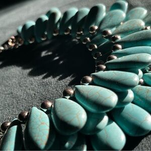 Zi collection. Turquoise and silver necklace with earrings